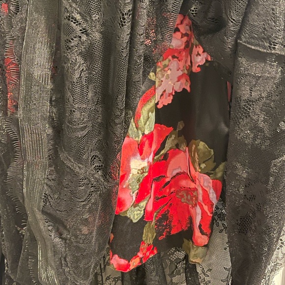 Lace Black and Floral Party dress - Picture 4 of 7